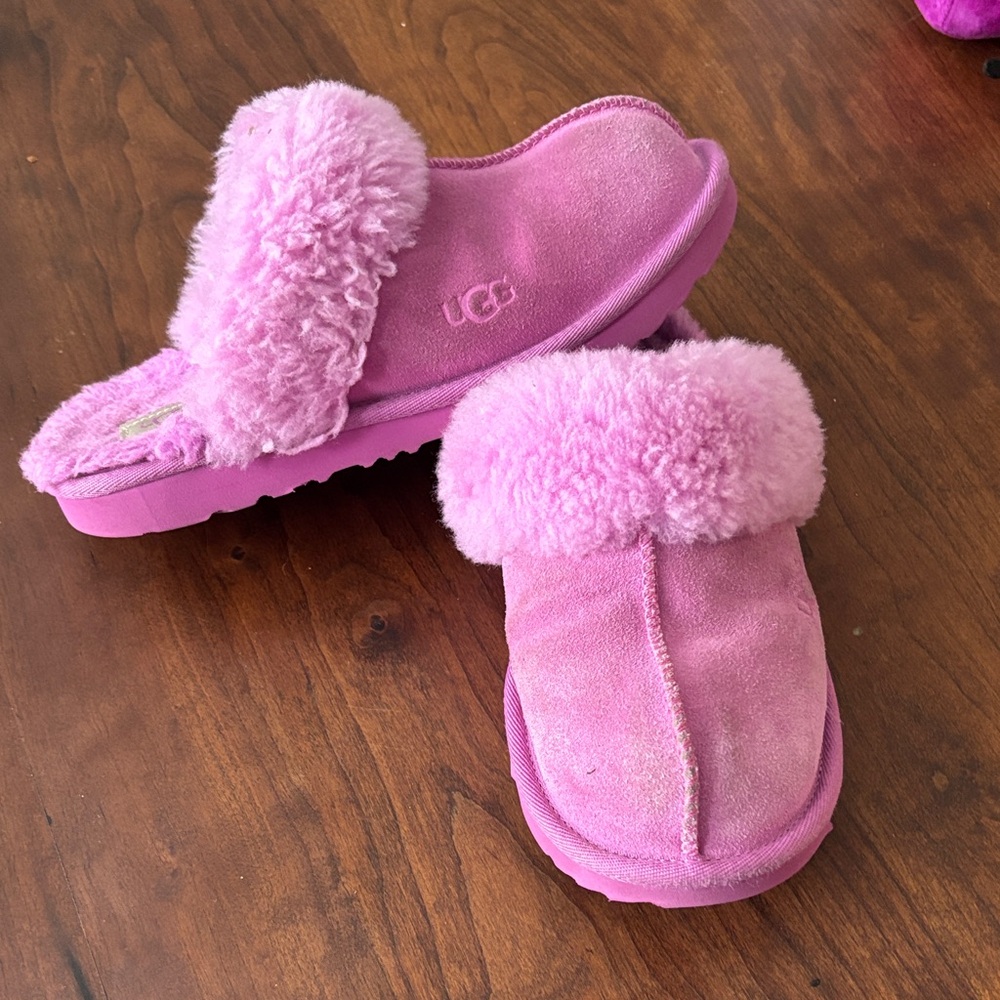 UGG Kids Pink Fluffy Slippers